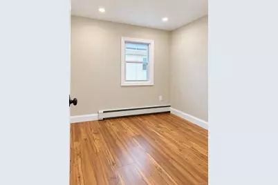 459 Roquette Avenue, Floral Park, NY 11001 - Photo 12