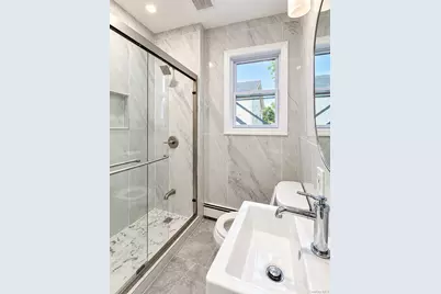 459 Roquette Avenue, Floral Park, NY 11001 - Photo 10