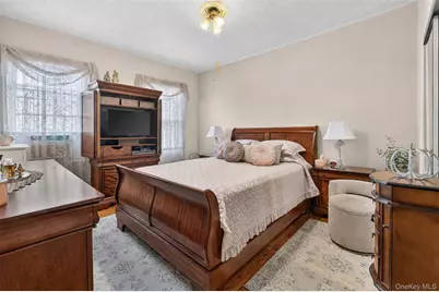 2518 Glebe Avenue, Bronx, NY 10461 - Photo 12