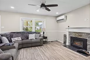 23 Wedgewood Dr, Coram, NY 11727 - Photo 6