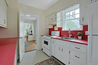 51 Roosevelt Street, Pearl River, NY 10965 - Photo 12