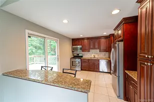 7 Don Ln, Hauppauge, NY 11788 - Photo 6