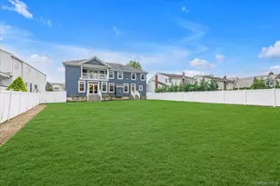 100 Lake End Rd, Merrick, NY 11566 - Photo 30