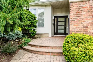 1875 Julian Ln, Merrick, NY 11566 - Photo 4