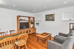 5 Plover Ln, Hicksville, NY 11801 - Photo 4