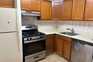 2 Bay Club Dr, Bayside, NY 11360 - Photo 4