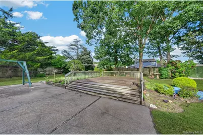 9 Groton Lane, Coram, NY 11727 - Photo 32