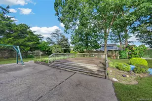 9 Groton Ln, Coram, NY 11727 - Photo 32