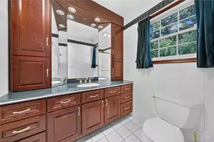 9 Groton Ln, Coram, NY 11727 - Photo 24