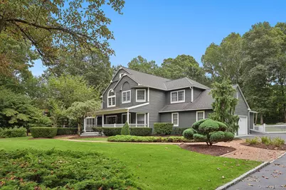 4 Saddlebrook Lane, Manorville, NY 11949 - Photo 2