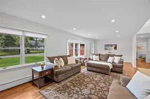 51 Beachfern Rd, Center Moriches, NY 11934 - Photo 12