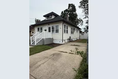 122 Dehnhoff Avenue, Freeport, NY 11520 - Photo 2