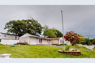 41 Campus Drive, Farmingville, NY 11738 - Photo 2