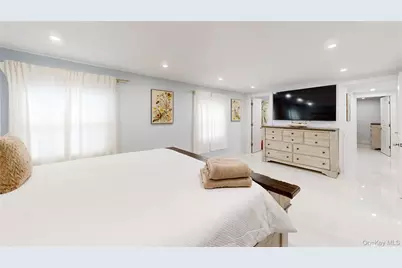 41 Campus Drive, Farmingville, NY 11738 - Photo 10