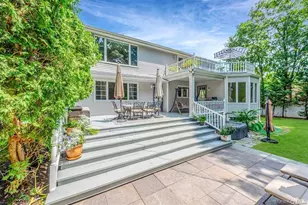 23 Barry Dr, Glen Cove, NY 11542 - Photo 10