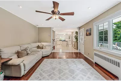 23 Barry Drive, Glen Cove, NY 11542 - Photo 8