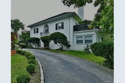 2 Arleigh Road, Great Neck, NY 11021 - Photo 22