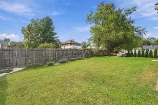 34 Adams St, Poughkeepsie, NY 12601 - Photo 2