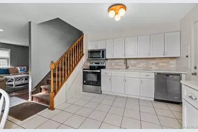 61 Hollyhock Road, Levittown, NY 11756 - Photo 14
