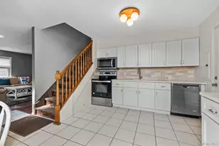 61 Hollyhock Rd, Levittown, NY 11756 - Photo 14