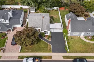 61 Hollyhock Rd, Levittown, NY 11756 - Photo 34