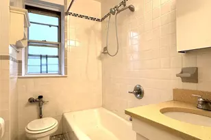 141-35 79th Ave, Kew Gardens, NY 11367 - Photo 4