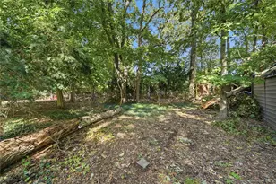 31 Woodland Dr, East Islip, NY 11730 - Photo 30