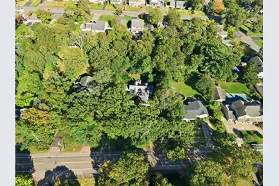 31 Woodland Drive, East Islip, NY 11730 - Photo 32