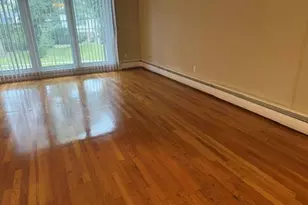 22 Cedar St, Syosset, NY 11791 - Photo 8