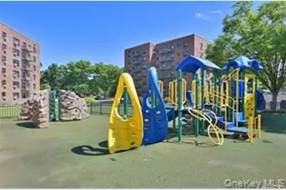 213-02 73rd Avenue #4D, Bayside, NY 11364 - Photo 18