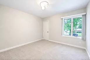 3 Oasis Pl, East Northport, NY 11731 - Photo 24