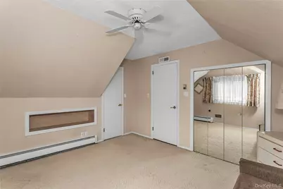 472 Chelsea Avenue, West Babylon, NY 11704 - Photo 16