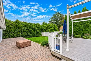 9 Cortelyou St W, Huntington Station, NY 11746 - Photo 12