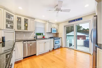 9 Cortelyou Street W, Huntington Station, NY 11746 - Photo 14