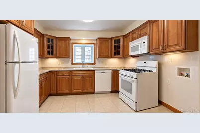 12 Balfour Street #1, New York, NY 10305 - Photo 4