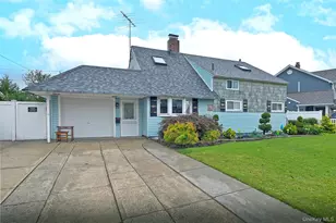 93 Abbey Ln, Levittown, NY 11756 - Photo 2
