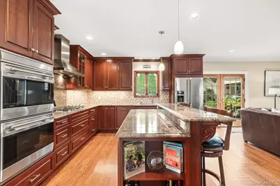 30 Astor Place, Williston Park, NY 11596 - Photo 14