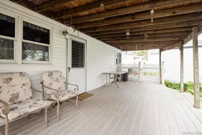 8 Park Circle N, Farmingdale, NY 11735 - Photo 18