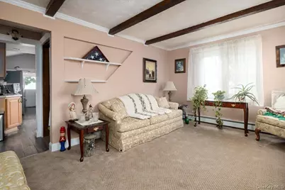 8 Park Circle N, Farmingdale, NY 11735 - Photo 14