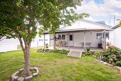 8 Park Circle N, Farmingdale, NY 11735 - Photo 22
