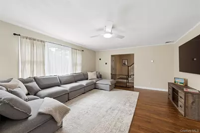 10 Grace Court, Islip, NY 11751 - Photo 6