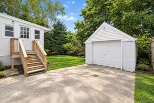 10 Grace Ct, Islip, NY 11751 - Photo 34