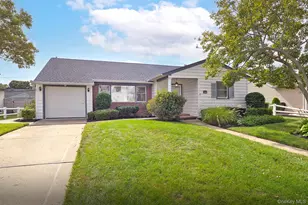 3566 Anita Ln, Wantagh, NY 11793 - Photo 2