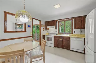 26 Tamarack Hill Dr, Poughkeepsie, NY 12603 - Photo 10