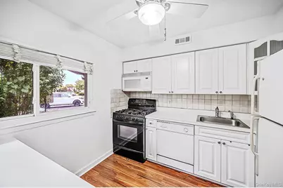 167 Pointe Circle N #167, Coram, NY 11727 - Photo 6