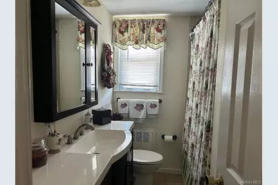 169 Doris Avenue, Franklin Square, NY 11010 - Photo 14