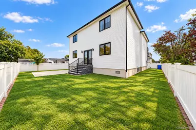 759 Pecan Street, Lindenhurst, NY 11757 - Photo 14