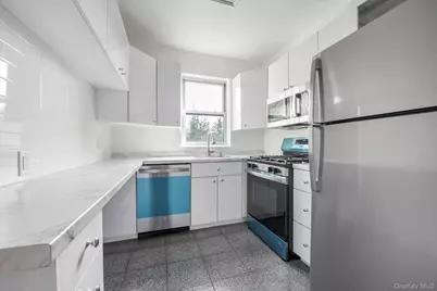 1367 Broadway #B17, Hewlett, NY 11557 - Photo 6