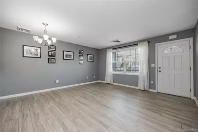 1003 Willow Lane, Valley Stream, NY 11580 - Photo 8