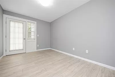 1003 Willow Lane, Valley Stream, NY 11580 - Photo 14